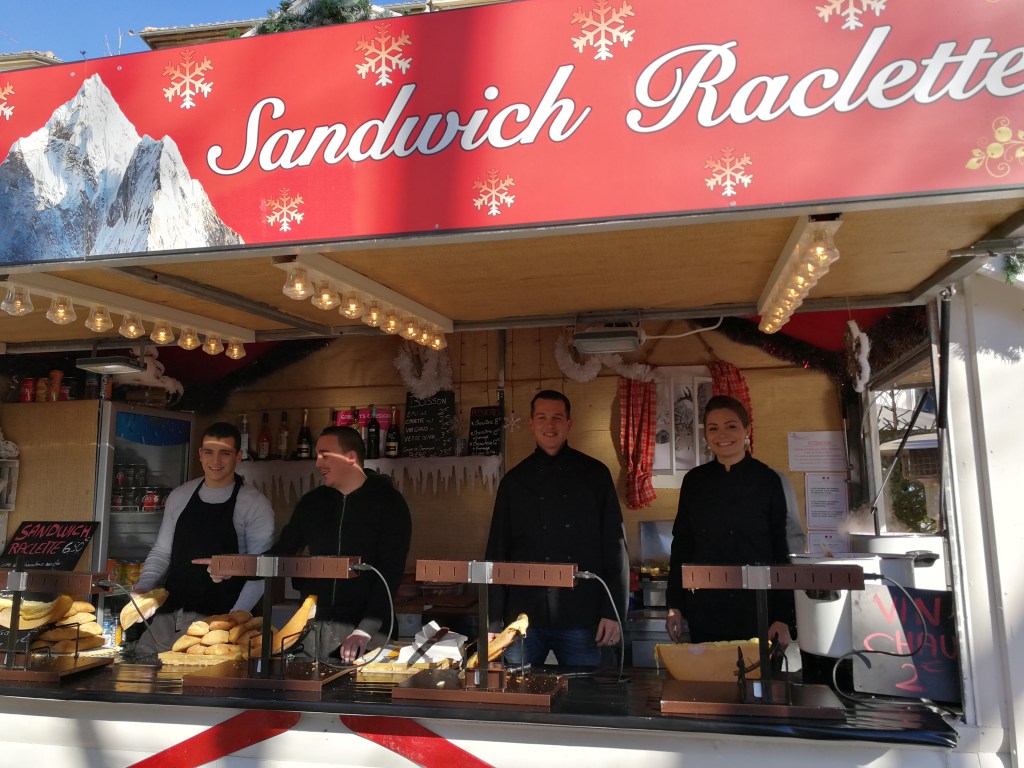 Véritable raclette au marché de Noël à Narbonne